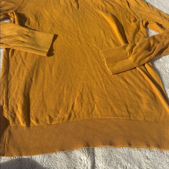 Banana Republic Mustard Crewneck Sweater – Size M | Cotton Blend | Old Money | - Picture 4 of 6